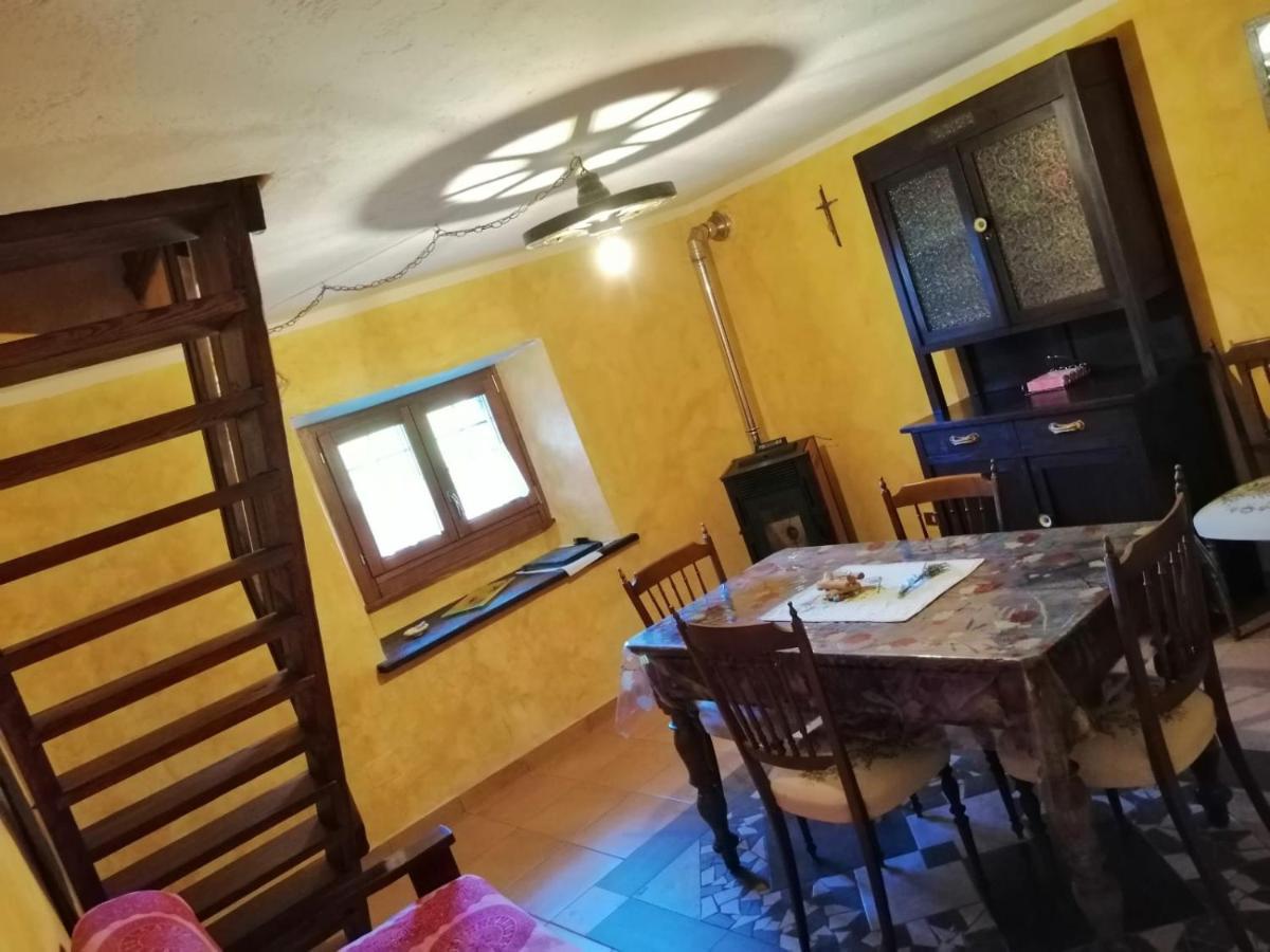 Casa Vacanze La Carbunera Villa Domodossola Ngoại thất bức ảnh